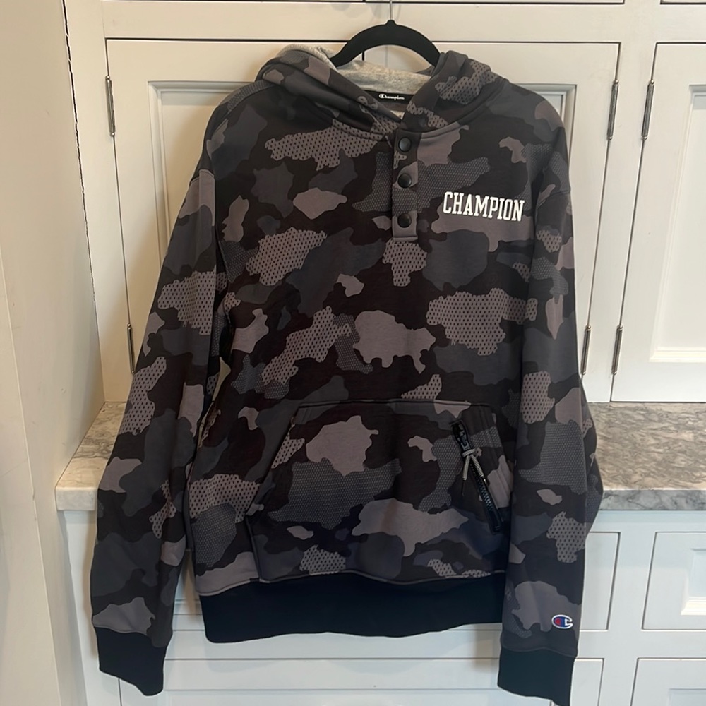 New with No tag CHAMPION Hoodie in Camouflage